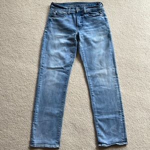 Mens New never worn American Eagle original straight size 29/32 blue jeans.